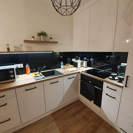 Number One Nova Wozownia Apartman *